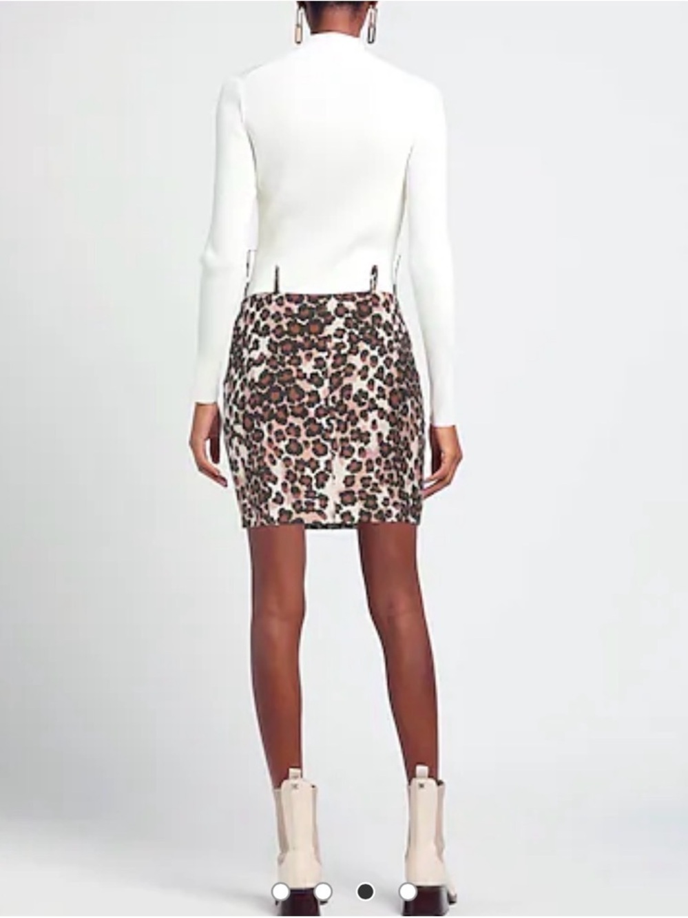 Push button leopard mini skirt